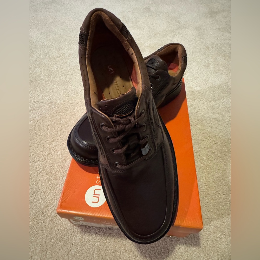 Clarks Brown Leather Lace-Up Oxfords